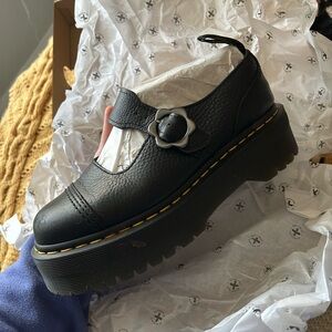 SOLD- Gently used Mary Jane style Doc Marten Platforms 🤍 size US7/uk5